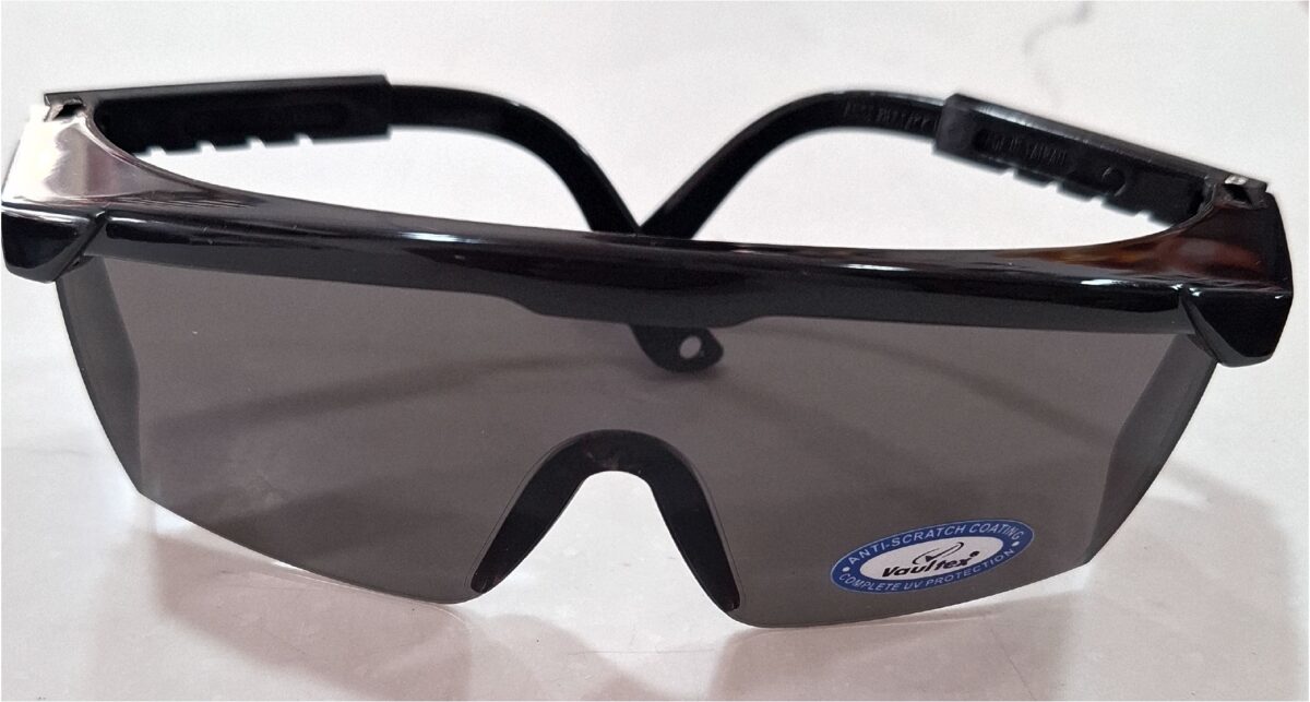 Taiwanese laboratory safety goggles - Image 1