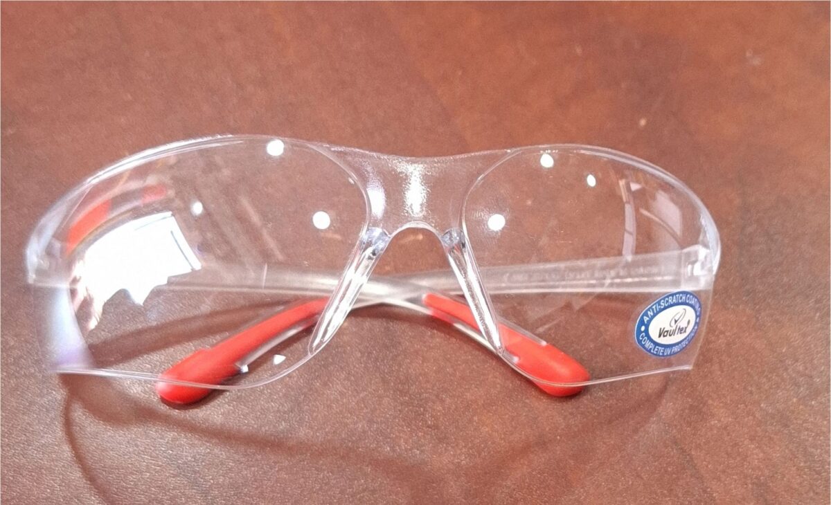 Taiwanese transparent safety glasses - Image 1