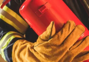 أدوات رجل الإطفاء